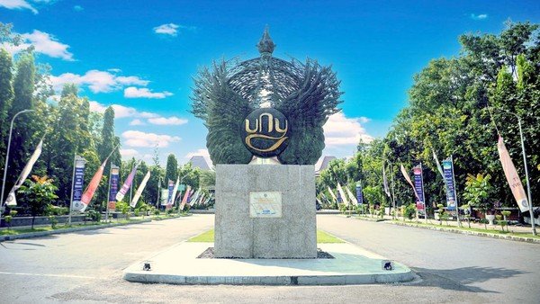 Pengembangan Konten Microlearning Literasi dan Numerasi Berbantuan Papan Interaktif Digital bagi Siswa Sekolah Dasar